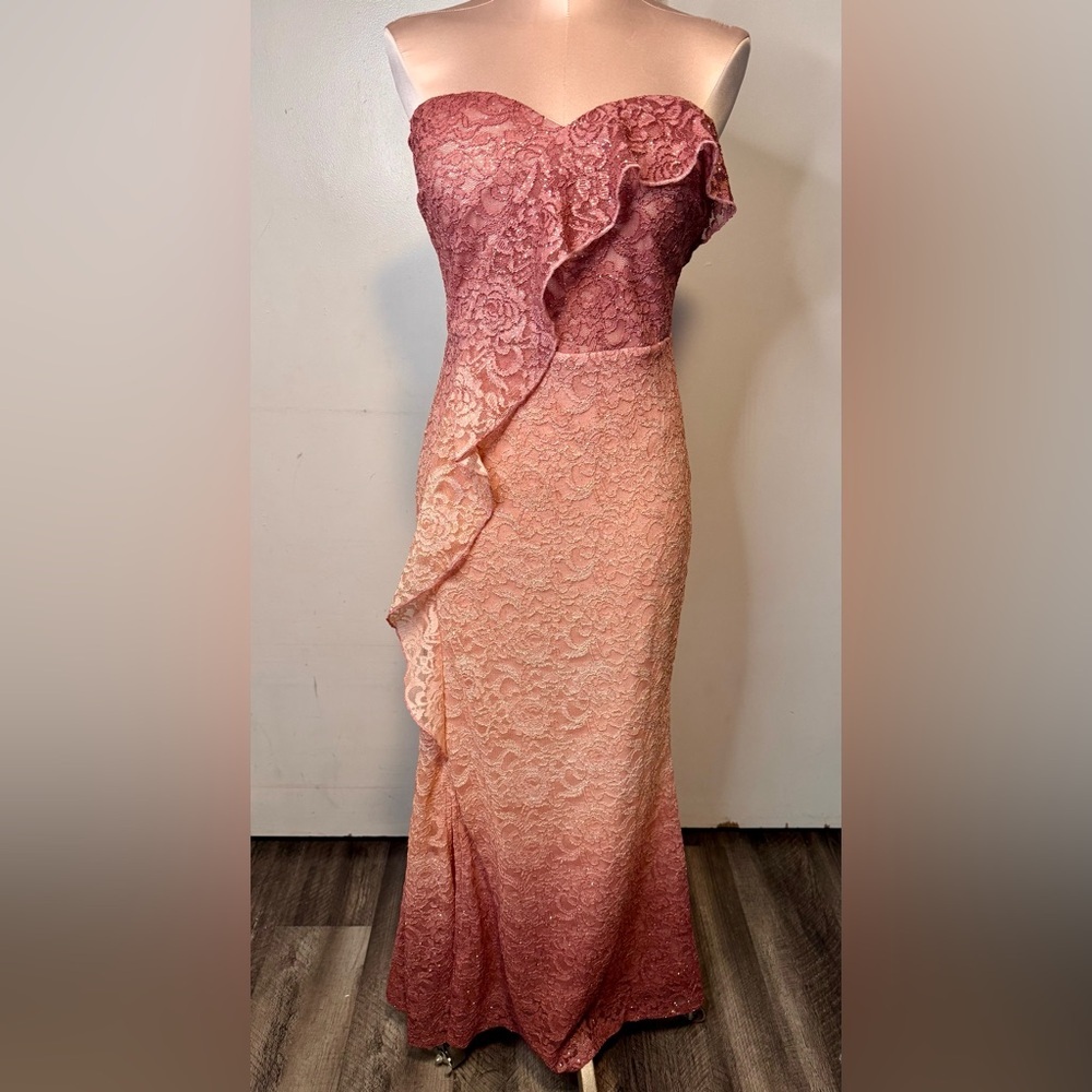 VENUS Strapless Lace Dress in Pink and Peach